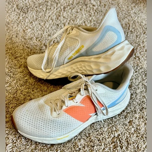 New‎ Balance Women's Fresh Foam Arishi V4 Running Shoe SZ 7 - Picture 2 of 10